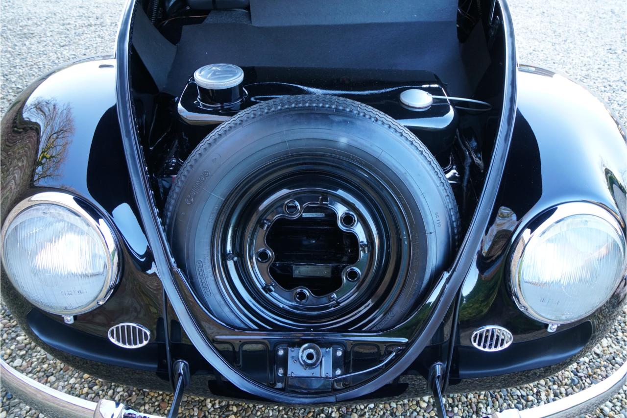 1955 Volkswagen Beetle Oval-Window &ldquo;Restored to its original purity&rdquo;