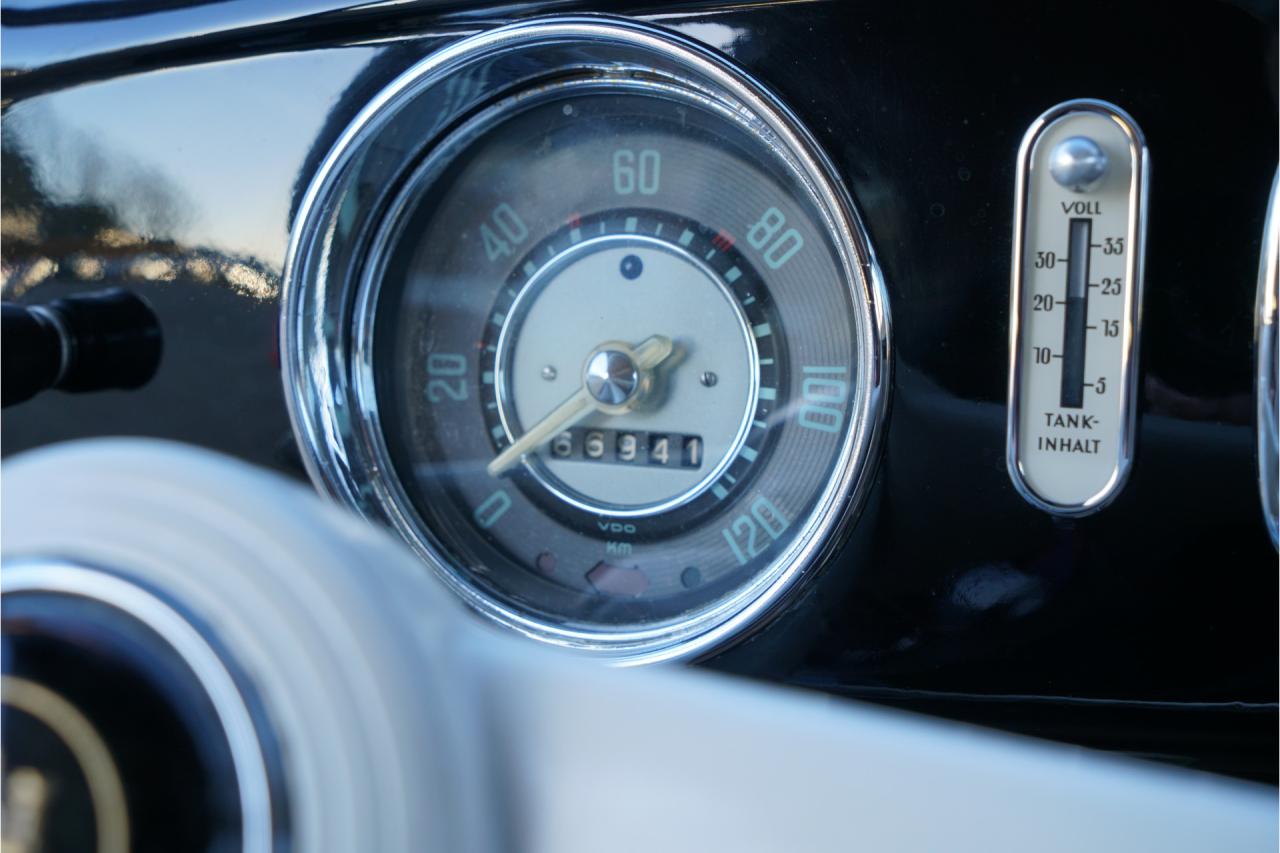 1955 Volkswagen Beetle Oval-Window &ldquo;Restored to its original purity&rdquo;