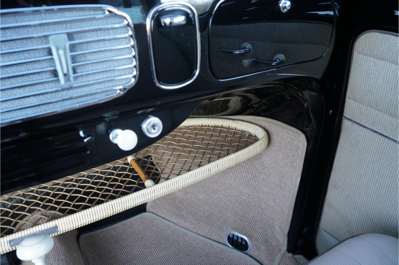 1955 Volkswagen Beetle Oval-Window &ldquo;Restored to its original purity&rdquo;
