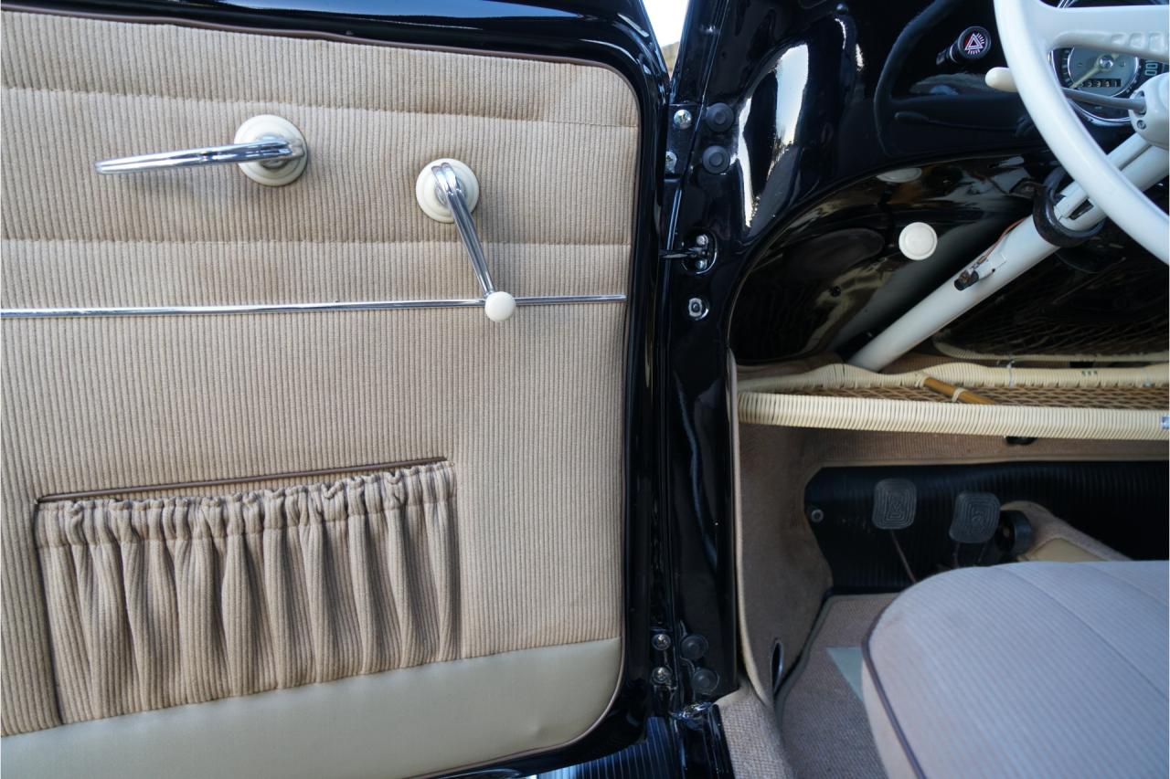 1955 Volkswagen Beetle Oval-Window &ldquo;Restored to its original purity&rdquo;