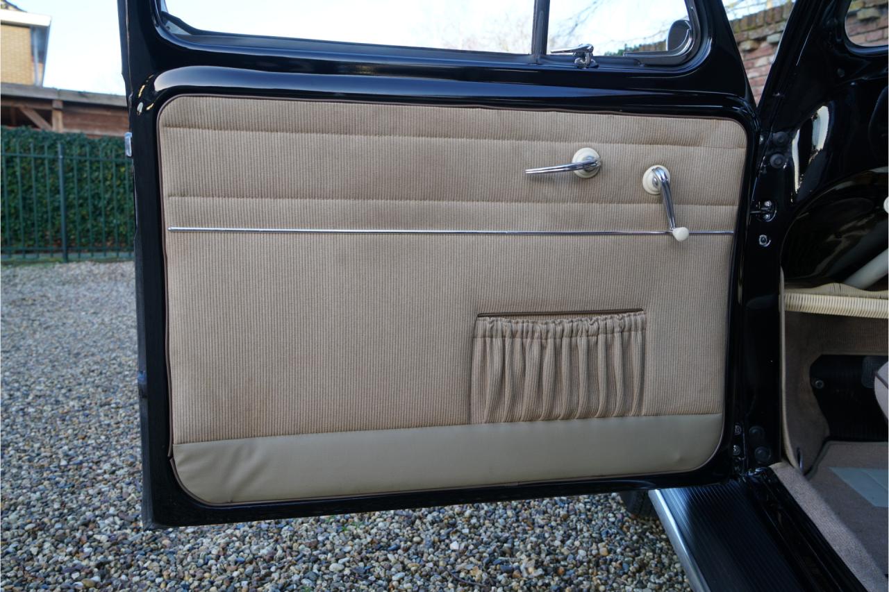 1955 Volkswagen Beetle Oval-Window &ldquo;Restored to its original purity&rdquo;
