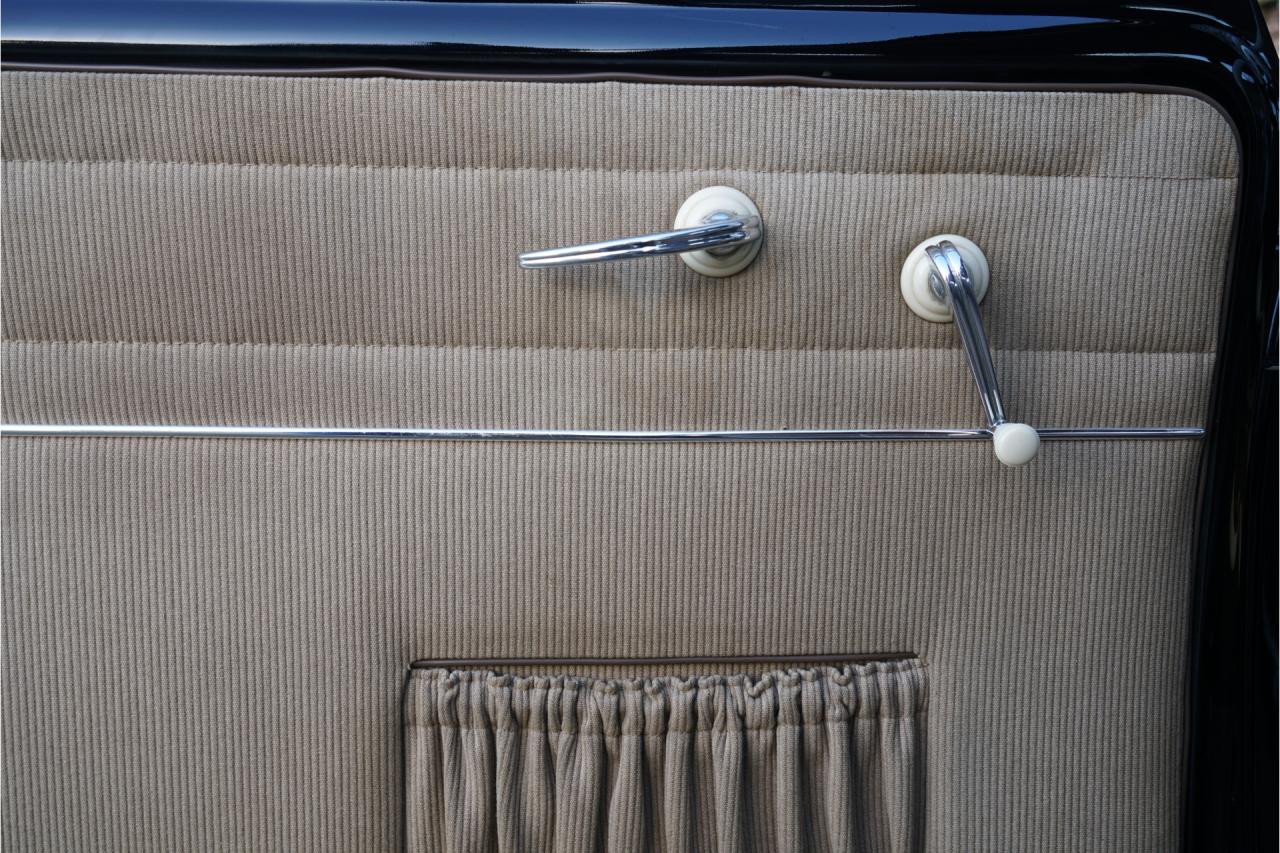 1955 Volkswagen Beetle Oval-Window &ldquo;Restored to its original purity&rdquo;