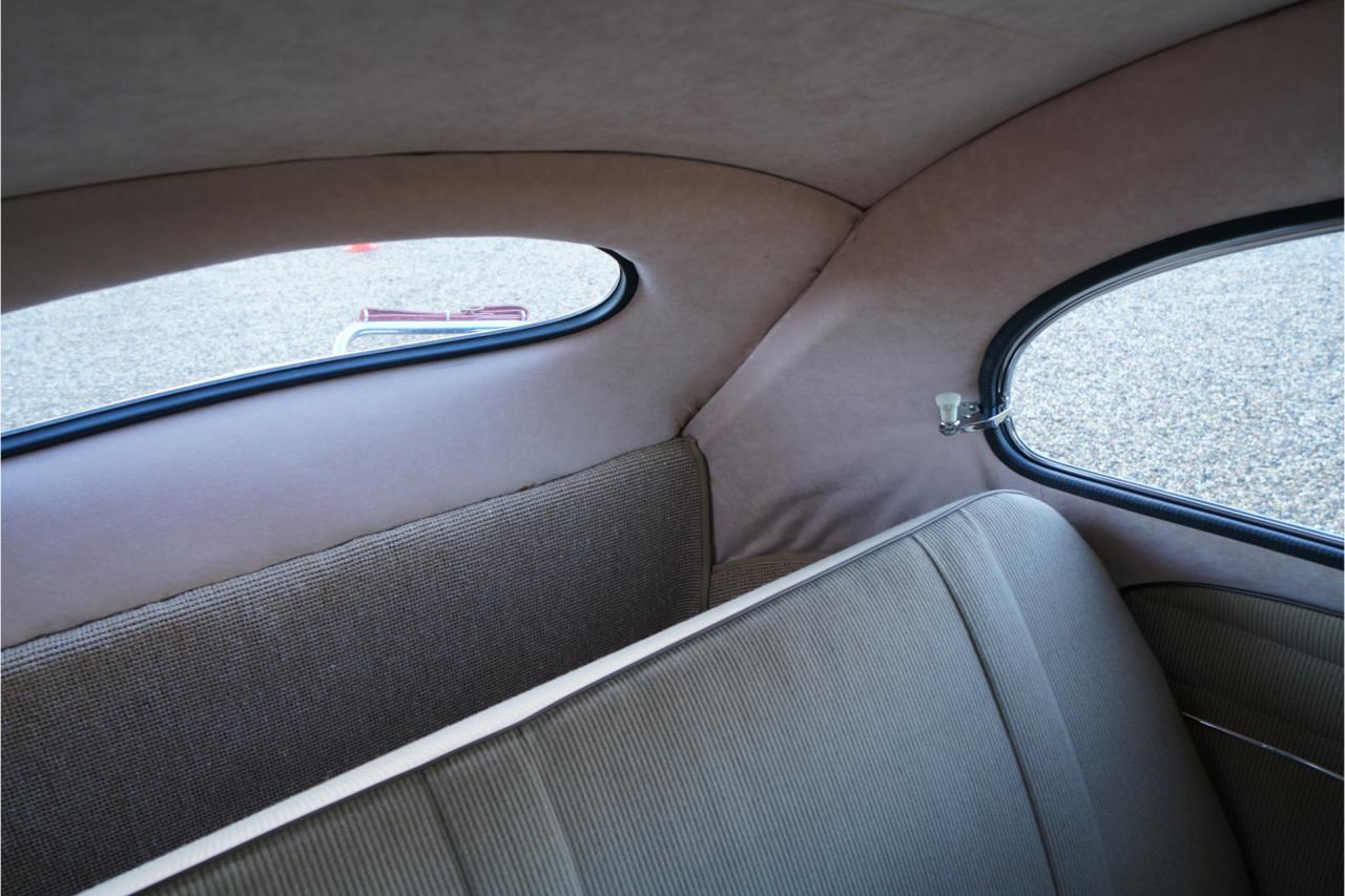 1955 Volkswagen Beetle Oval-Window &ldquo;Restored to its original purity&rdquo;