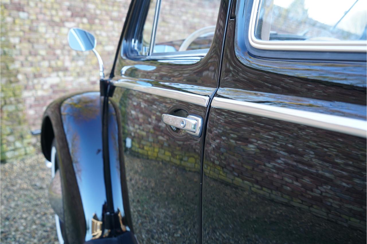 1955 Volkswagen Beetle Oval-Window &ldquo;Restored to its original purity&rdquo;