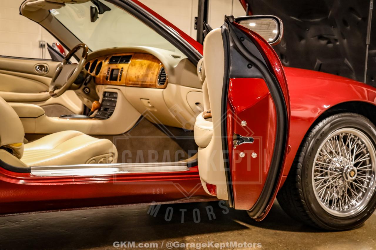 2000 Jaguar XK-Series