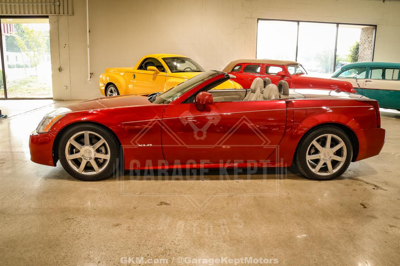 2005 Cadillac XLR