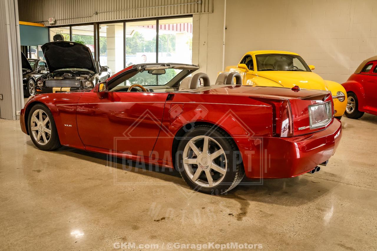 2005 Cadillac XLR