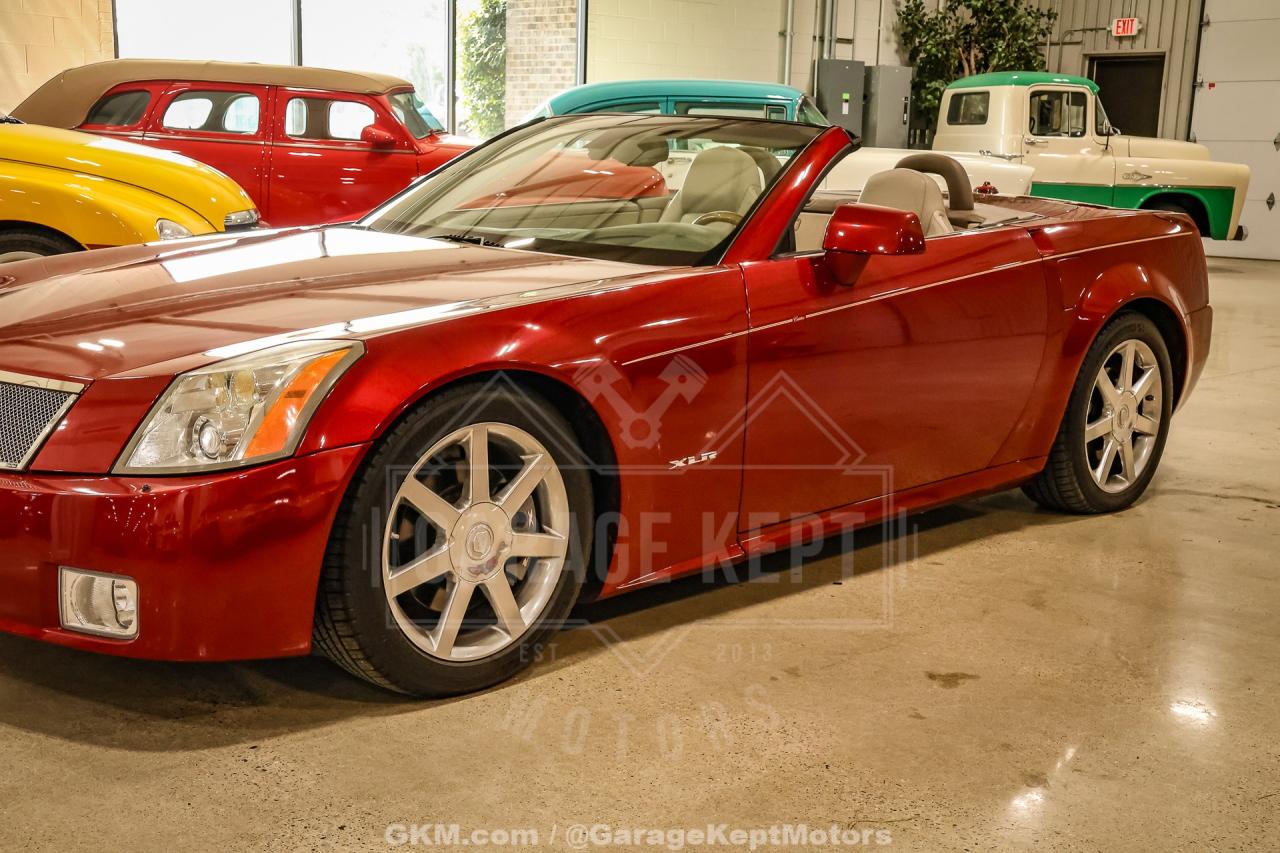 2005 Cadillac XLR