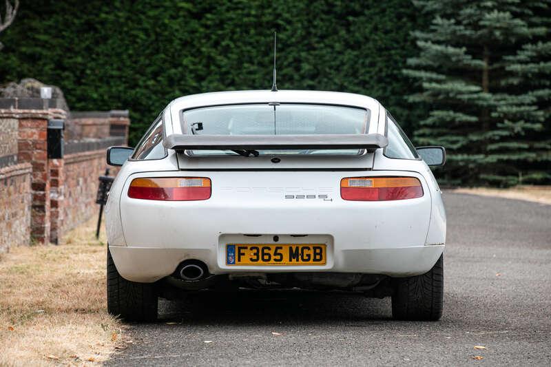 1989 Porsche 928 S4