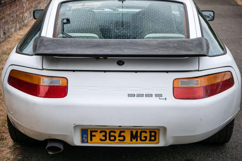 1989 Porsche 928 S4