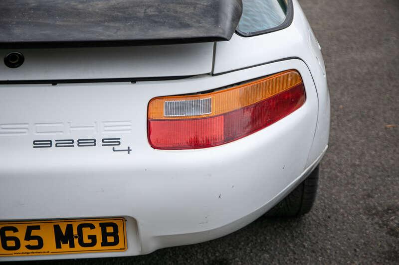 1989 Porsche 928 S4