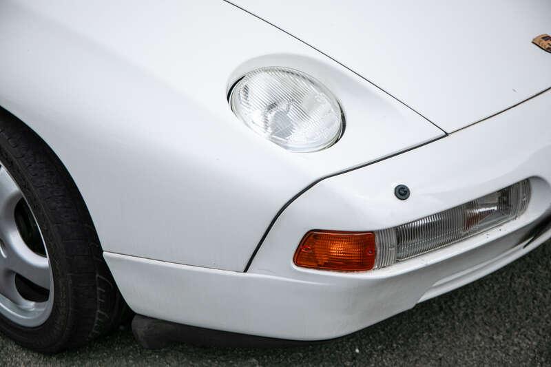 1989 Porsche 928 S4