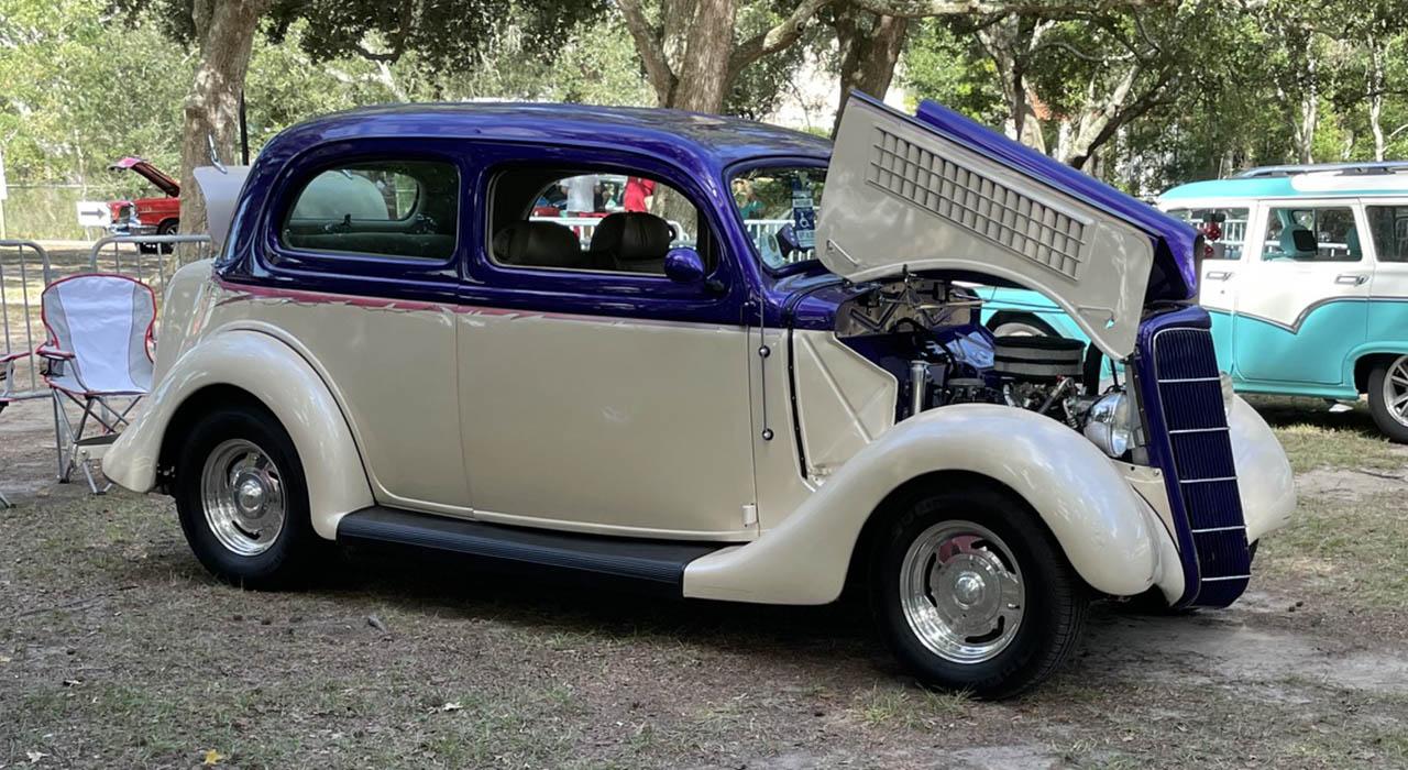 1935 Ford 48