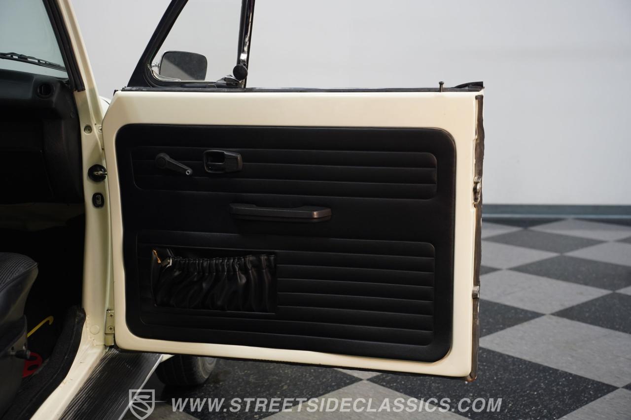 1975 Volkswagen Super Beetle Convertible
