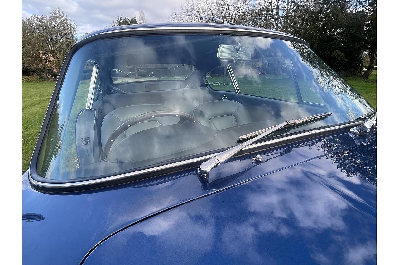 1967 Aston Martin DB6 Auto 3998