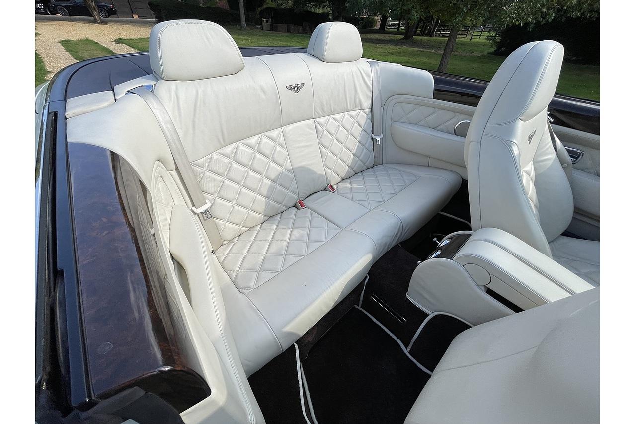2010 Bentley AZURE T