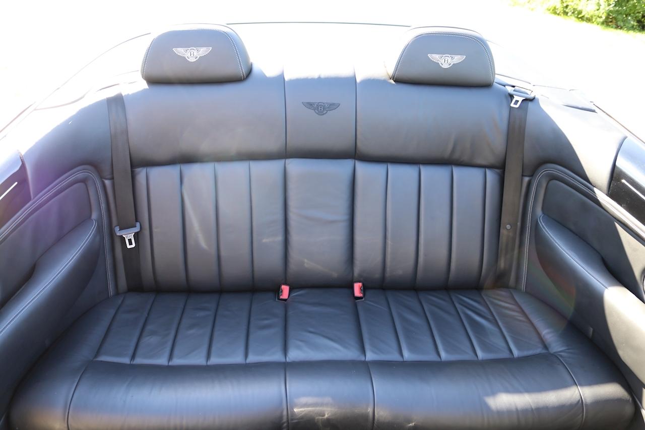 2006 Bentley AZURE