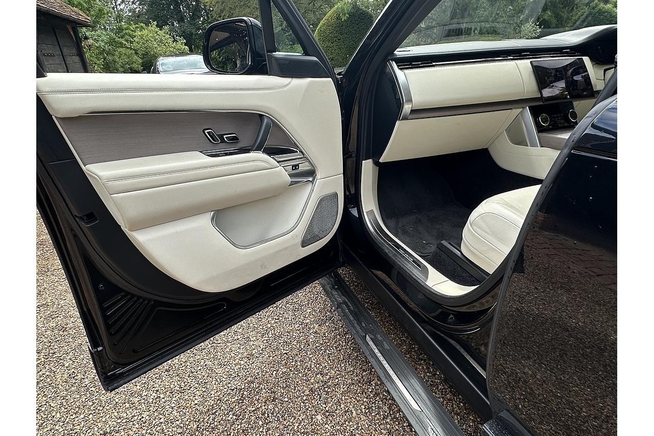 2022 Land Rover Range Rover D350 MHEV First Edition
