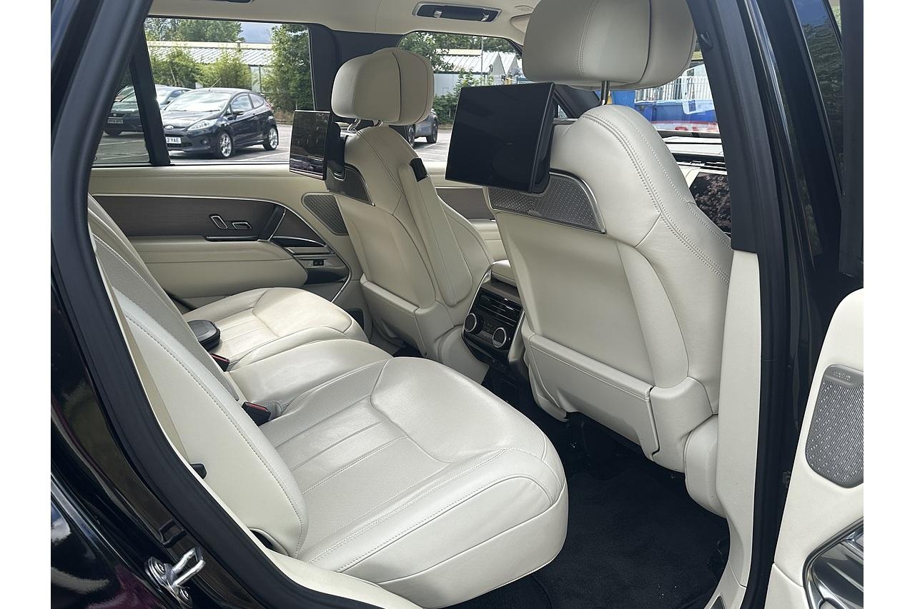 2022 Land Rover Range Rover D350 MHEV First Edition