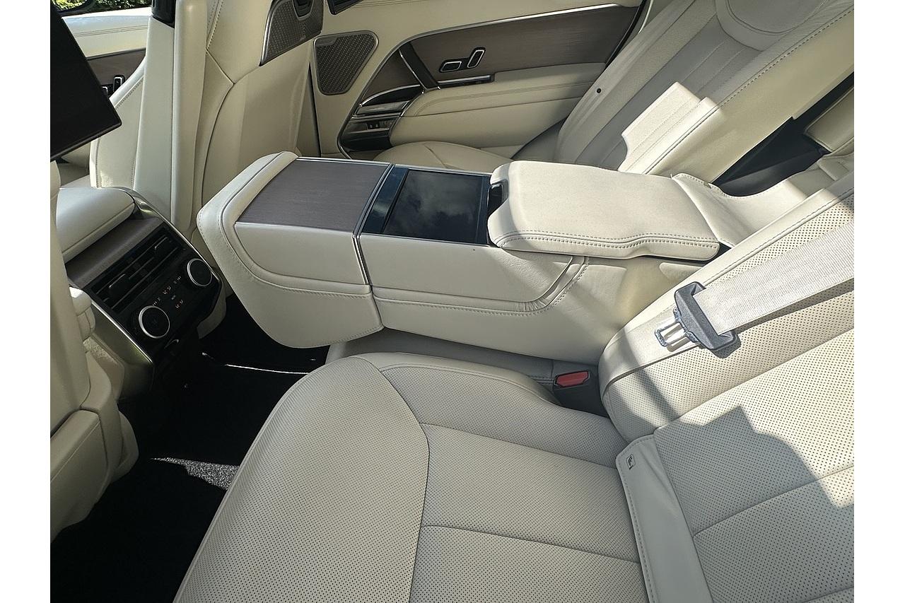2022 Land Rover Range Rover D350 MHEV First Edition
