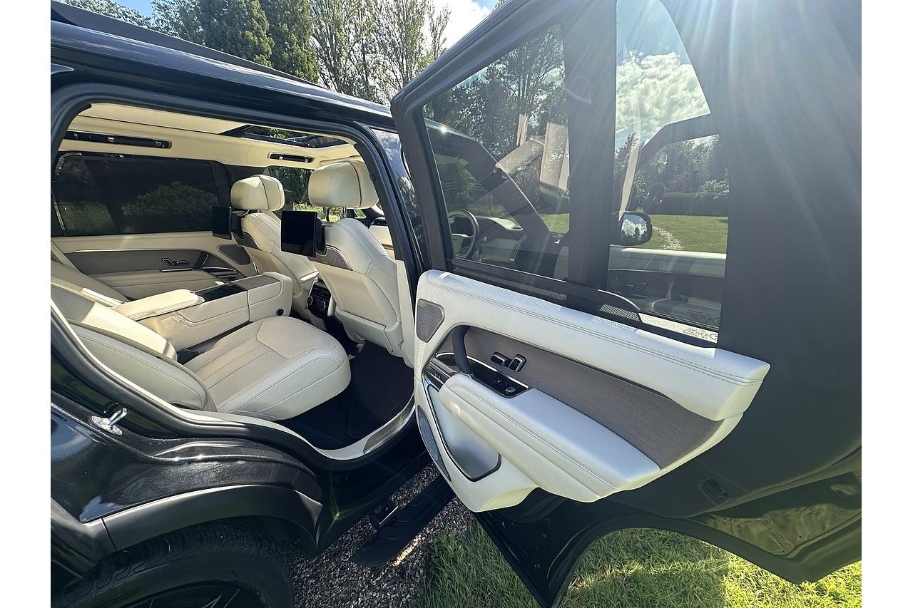 2022 Land Rover Range Rover D350 MHEV First Edition