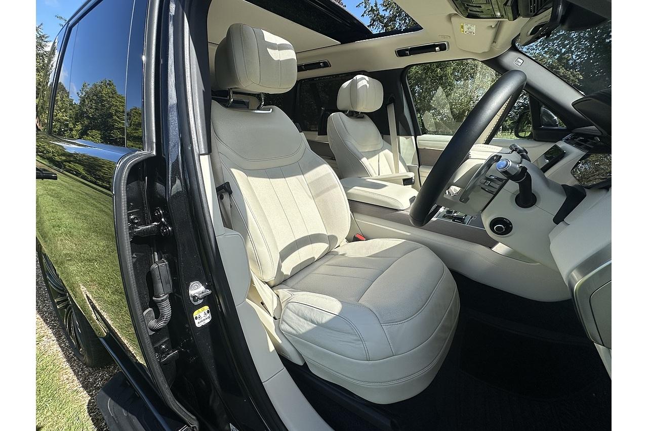 2022 Land Rover Range Rover D350 MHEV First Edition