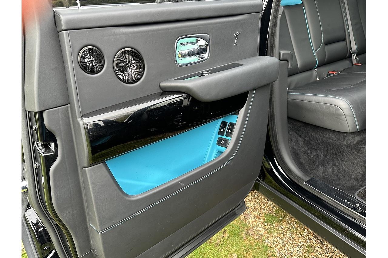 2022 Rolls - Royce Cullinan V12
