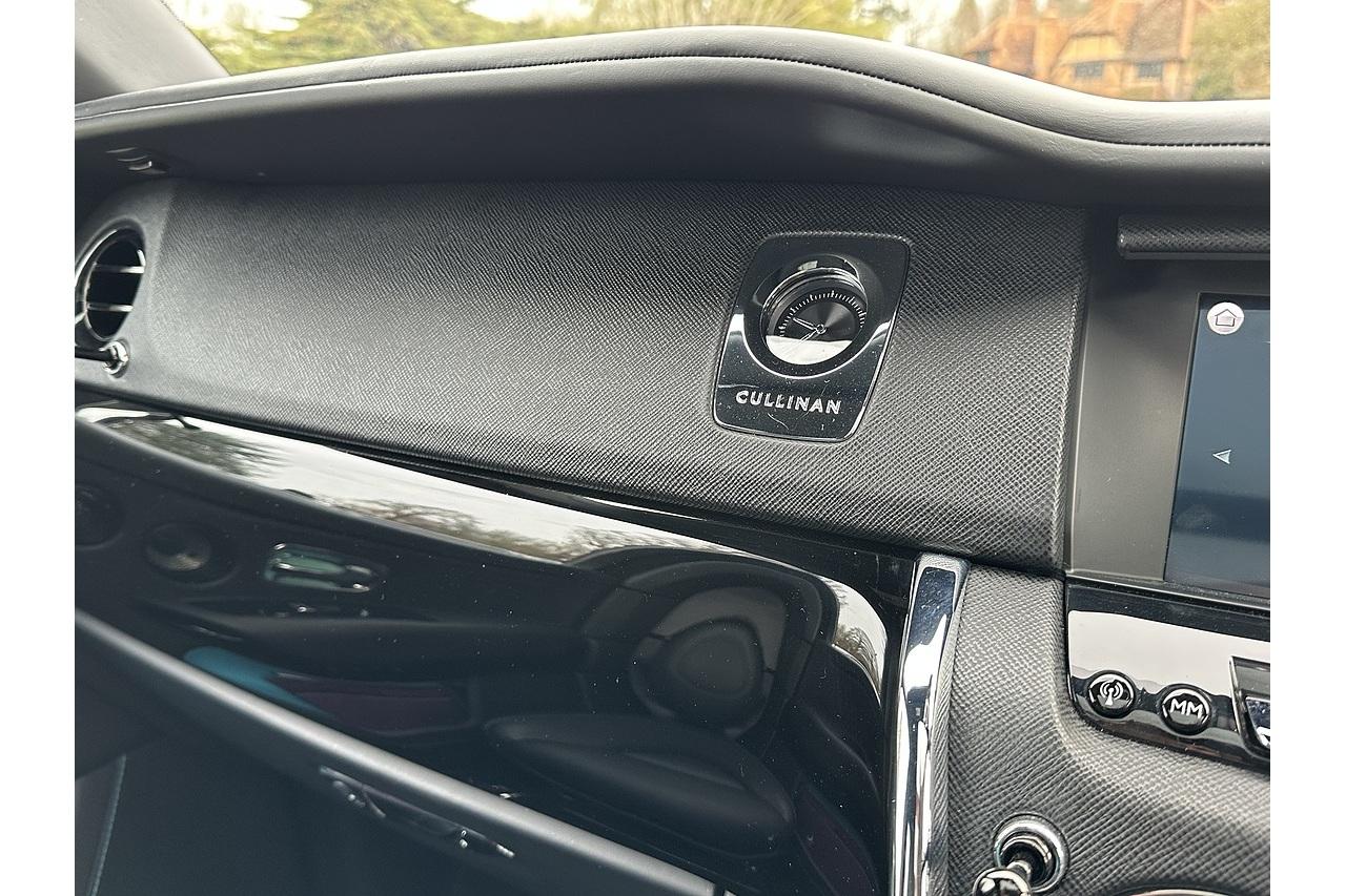 2022 Rolls - Royce Cullinan V12