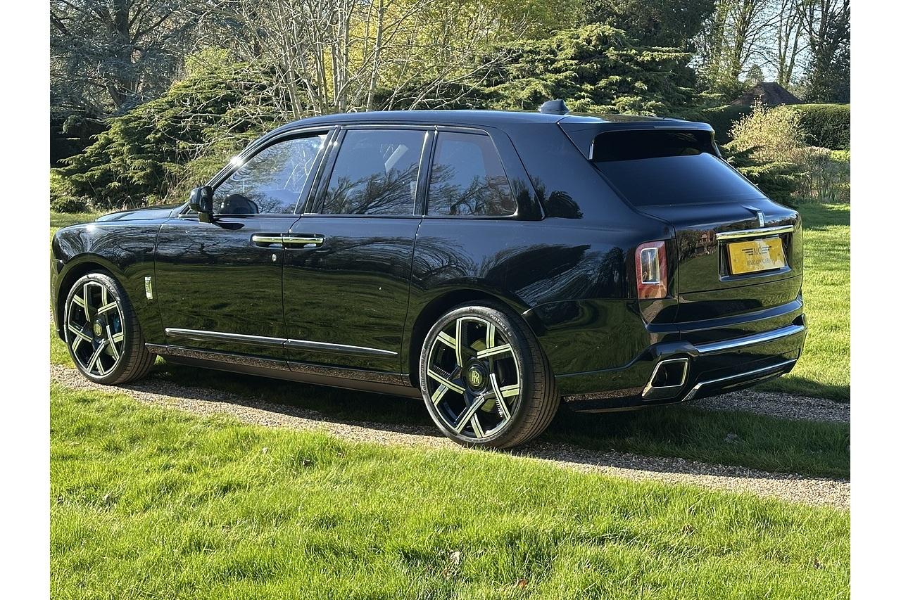 2022 Rolls - Royce Cullinan V12