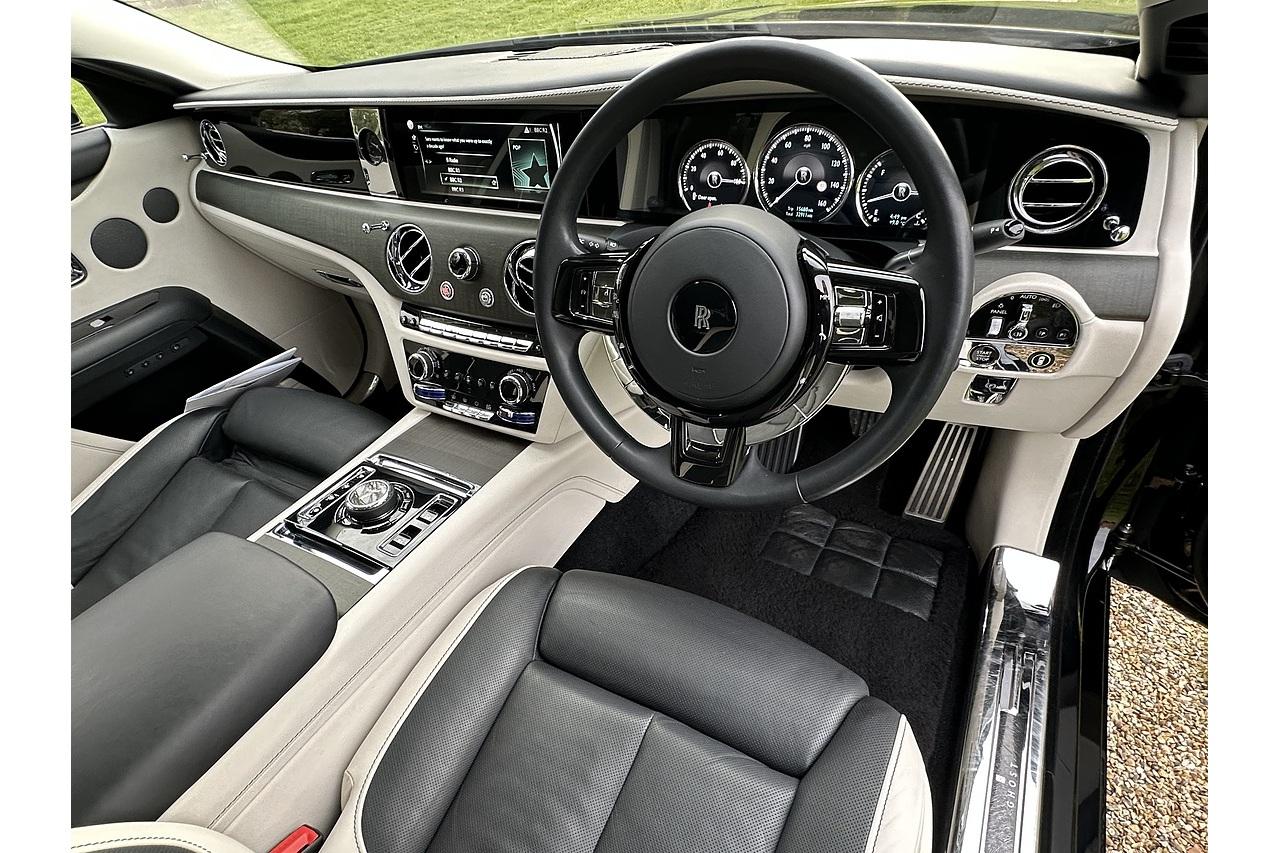 Rolls - Royce Ghost EWB V12
