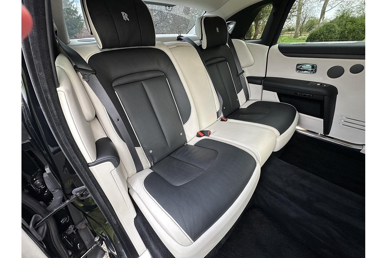 Rolls - Royce Ghost EWB V12