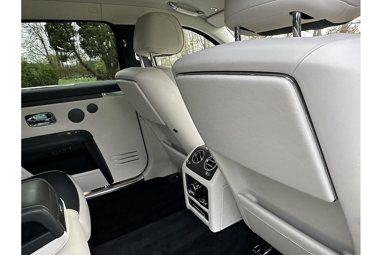 Rolls - Royce Ghost EWB V12