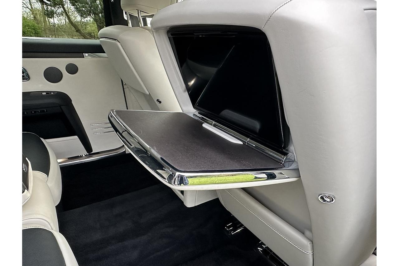 Rolls - Royce Ghost EWB V12