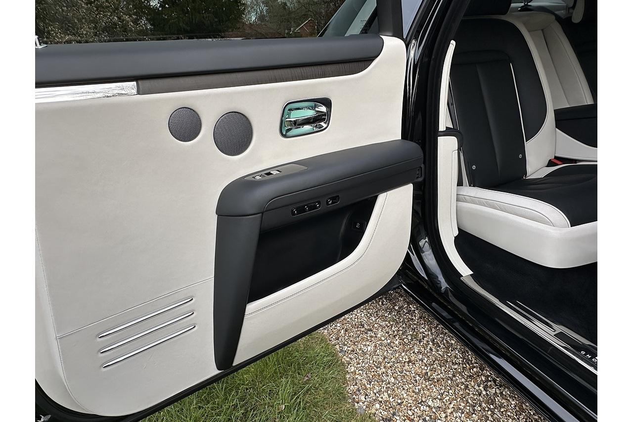 Rolls - Royce Ghost EWB V12