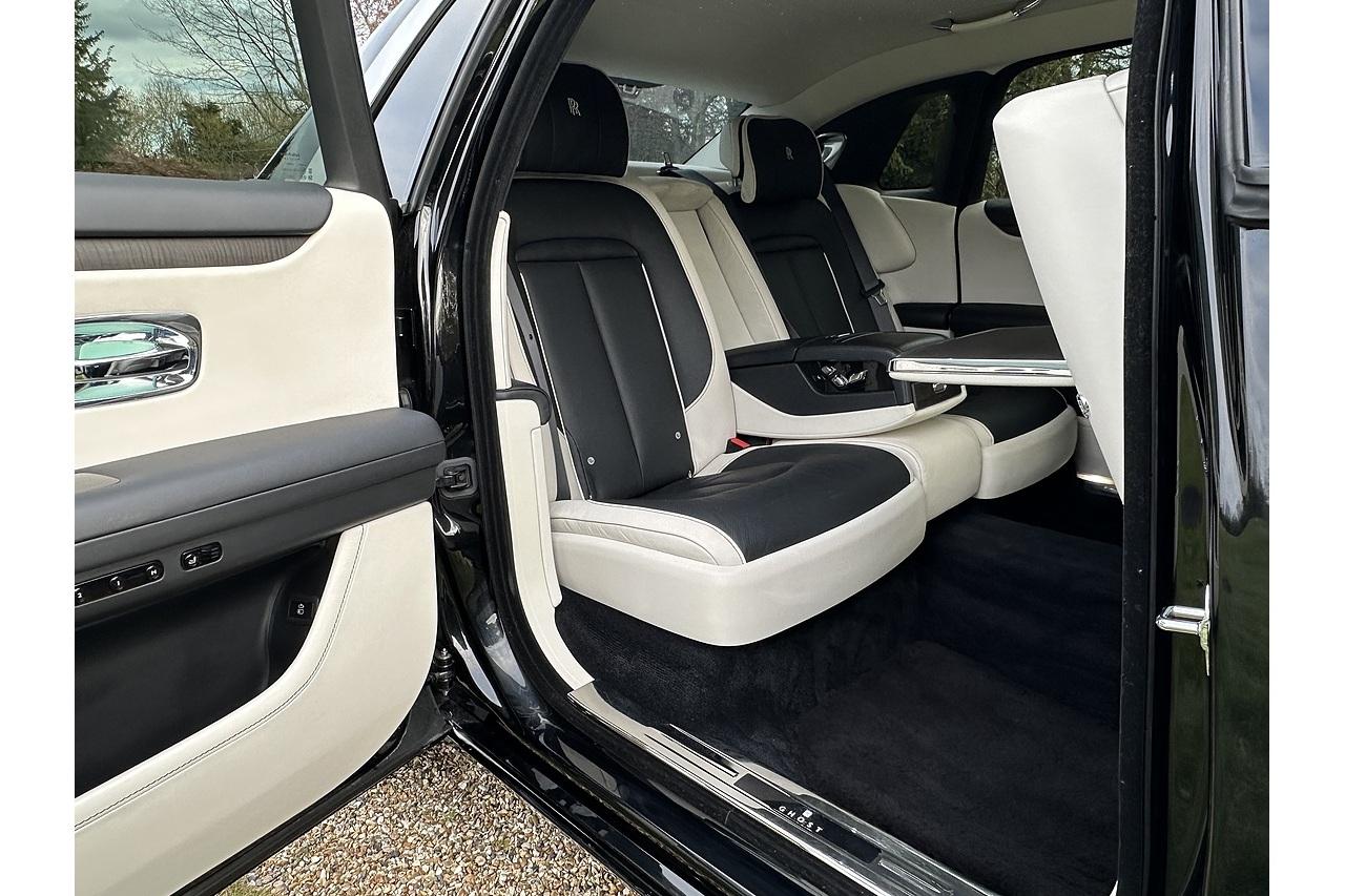 Rolls - Royce Ghost EWB V12