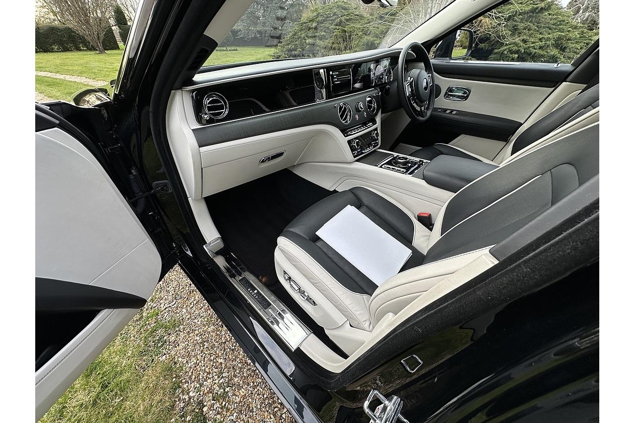 Rolls - Royce Ghost EWB V12