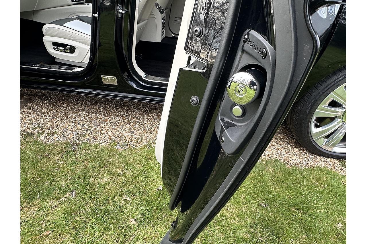 Rolls - Royce Ghost EWB V12