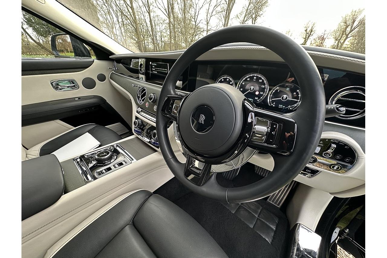 Rolls - Royce Ghost EWB V12