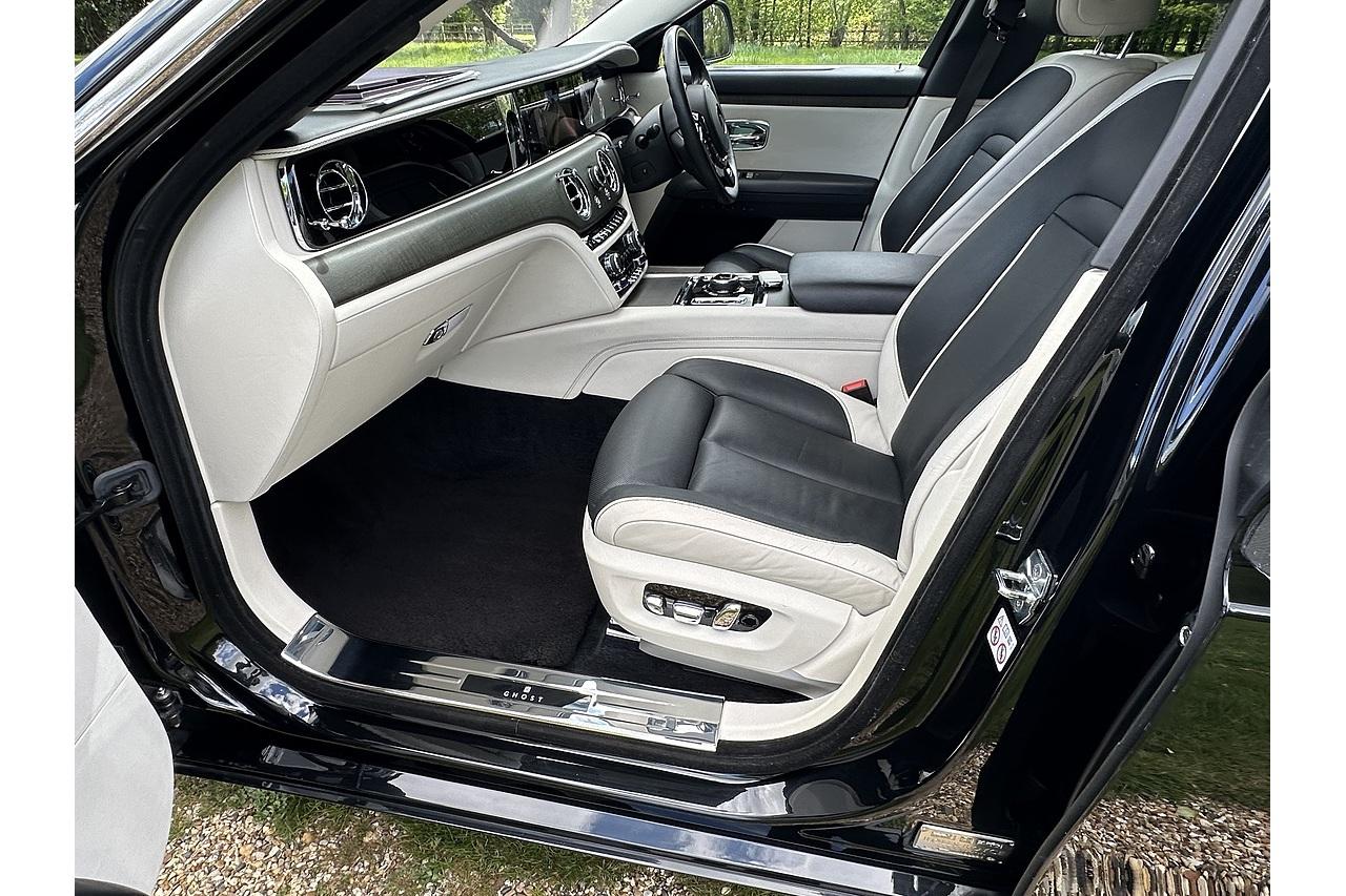 Rolls - Royce Ghost EWB V12