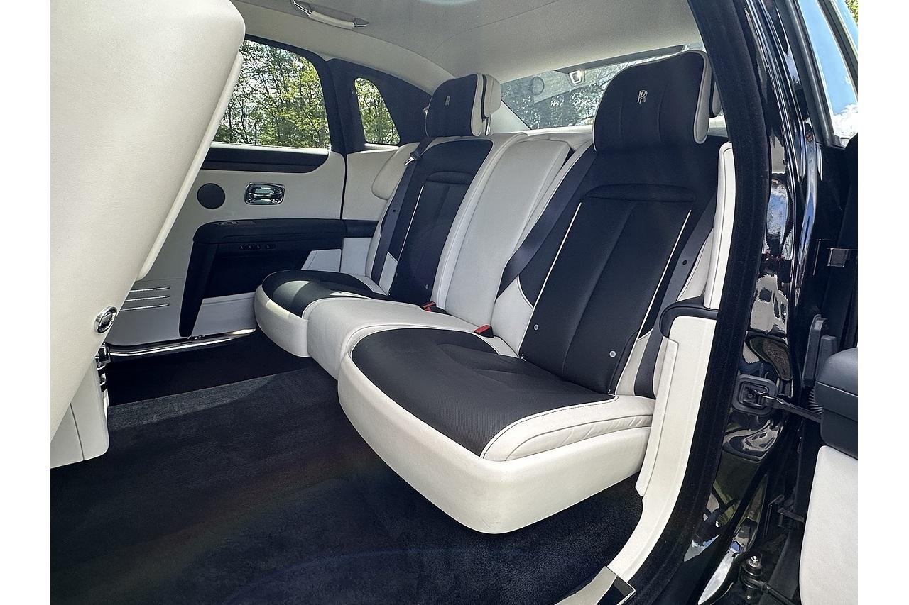 Rolls - Royce Ghost EWB V12