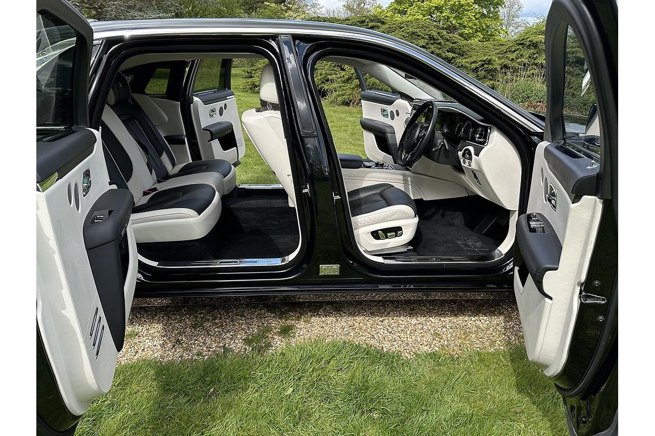 Rolls - Royce Ghost EWB V12