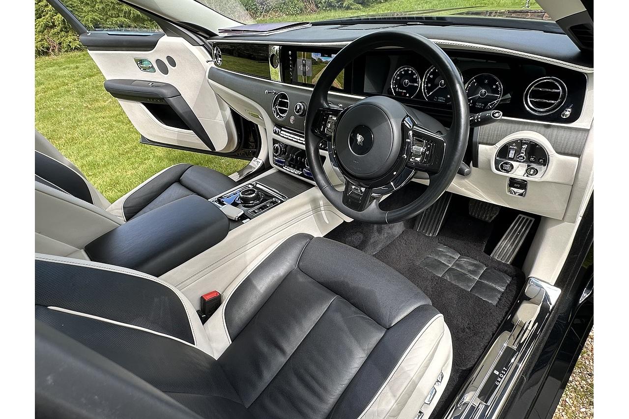 Rolls - Royce Ghost EWB V12