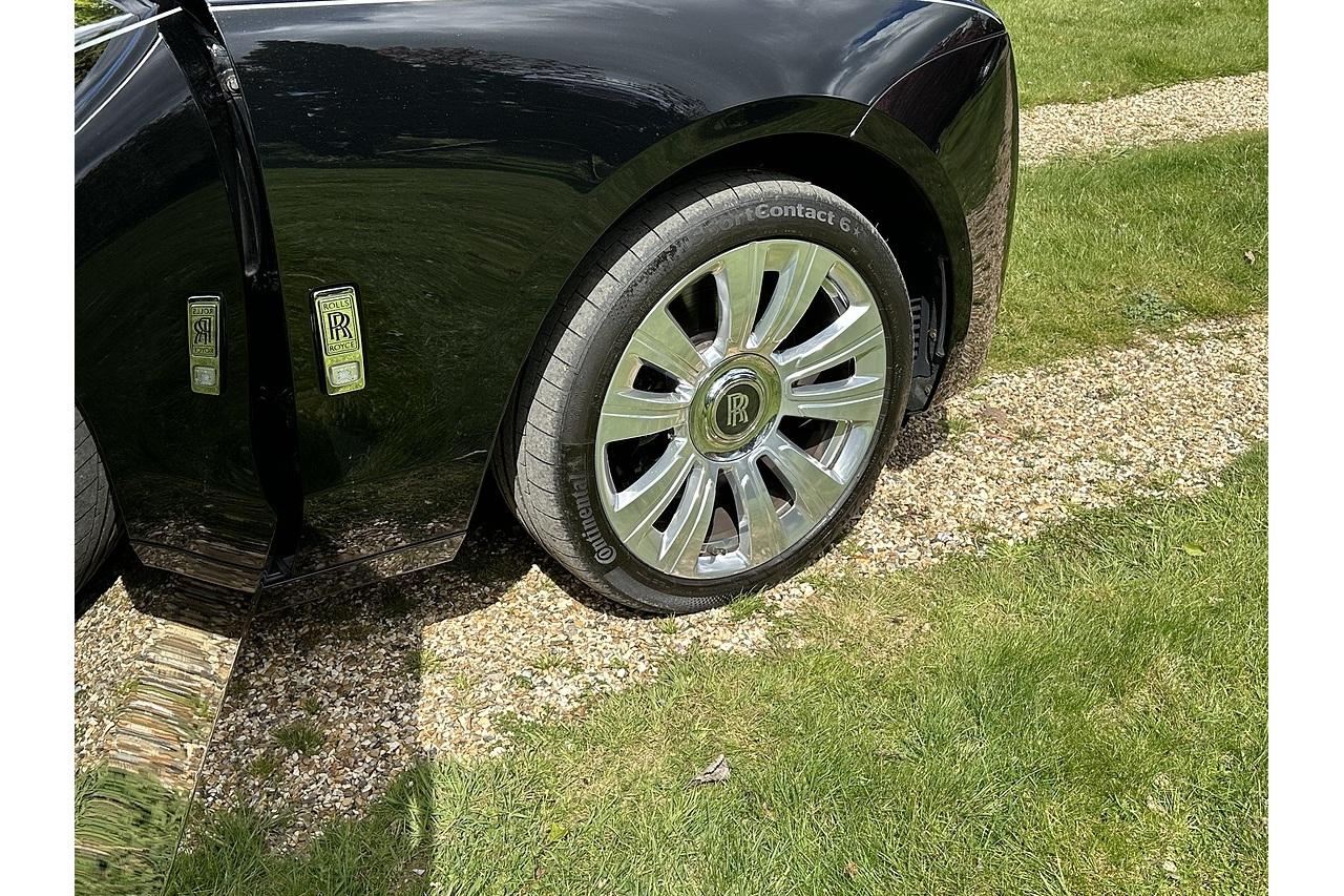 Rolls - Royce Ghost EWB V12