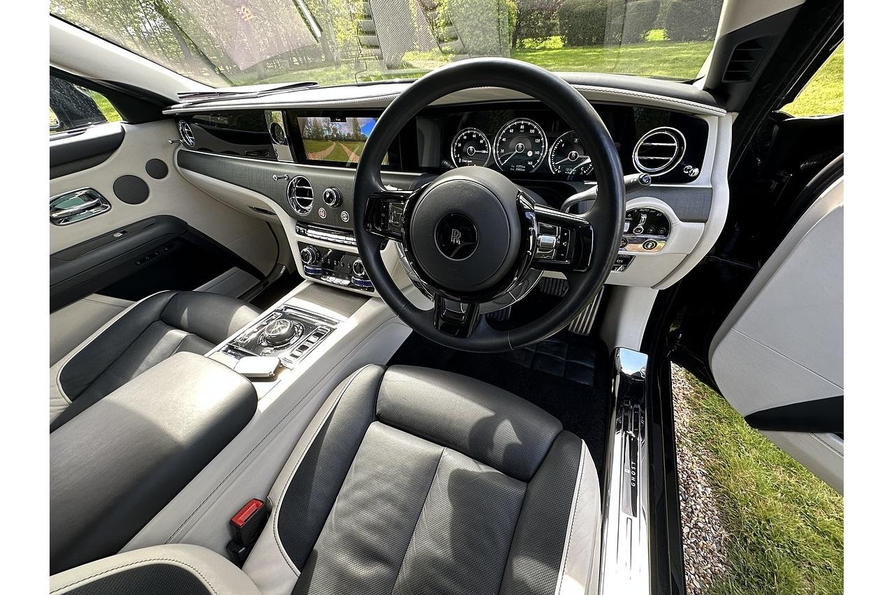 Rolls - Royce Ghost EWB V12