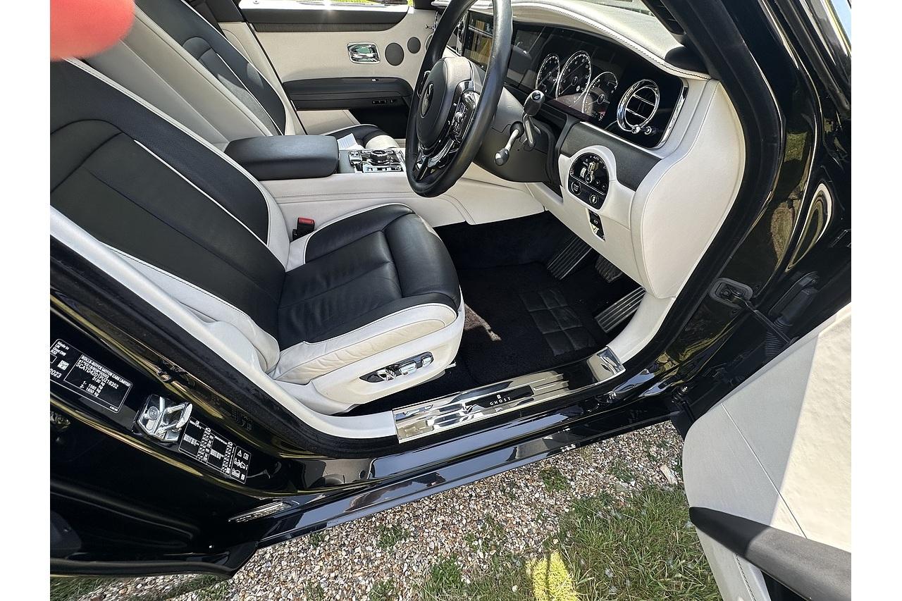 Rolls - Royce Ghost EWB V12