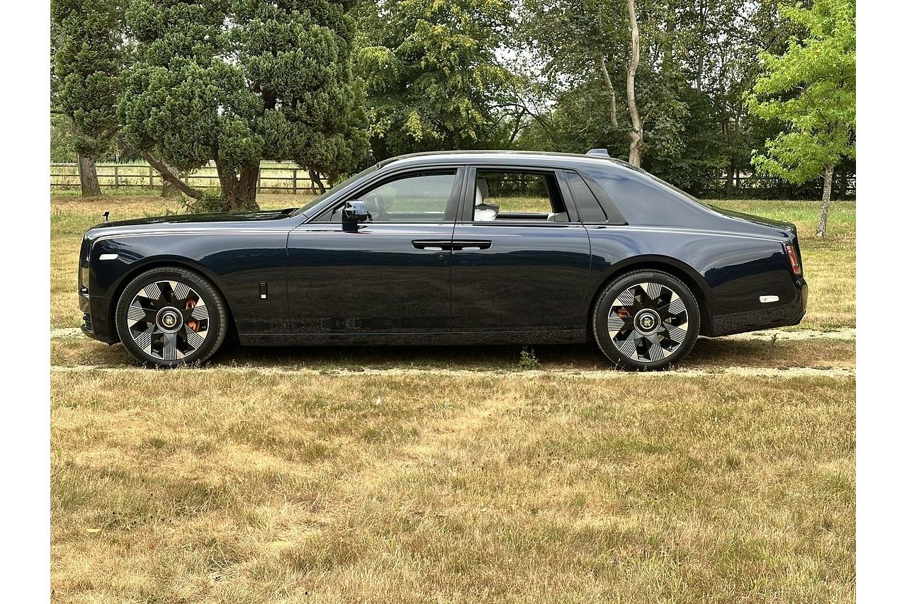 Rolls - Royce Phantom V12
