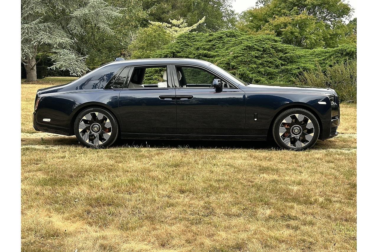Rolls - Royce Phantom V12