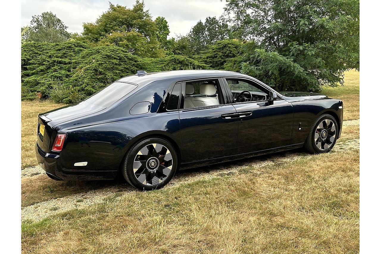 Rolls - Royce Phantom V12