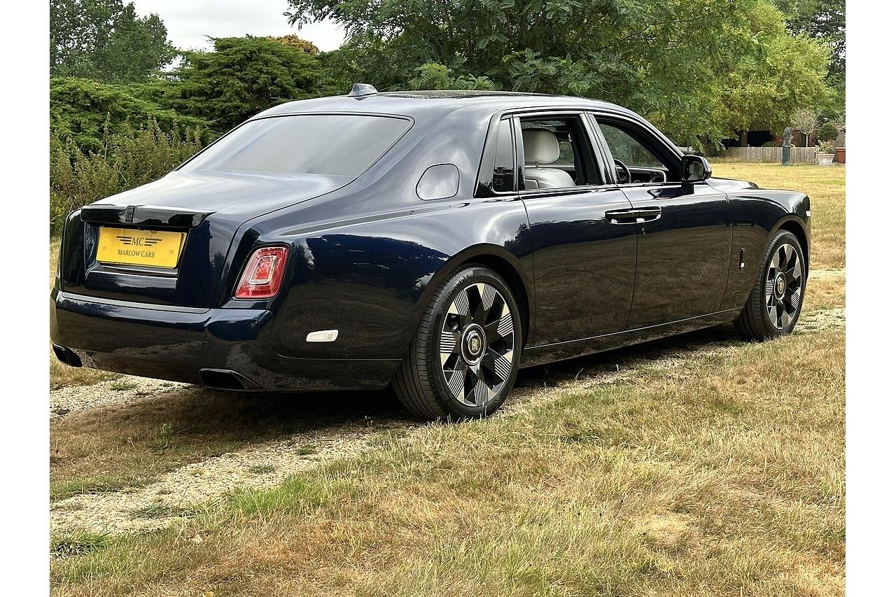 Rolls - Royce Phantom V12