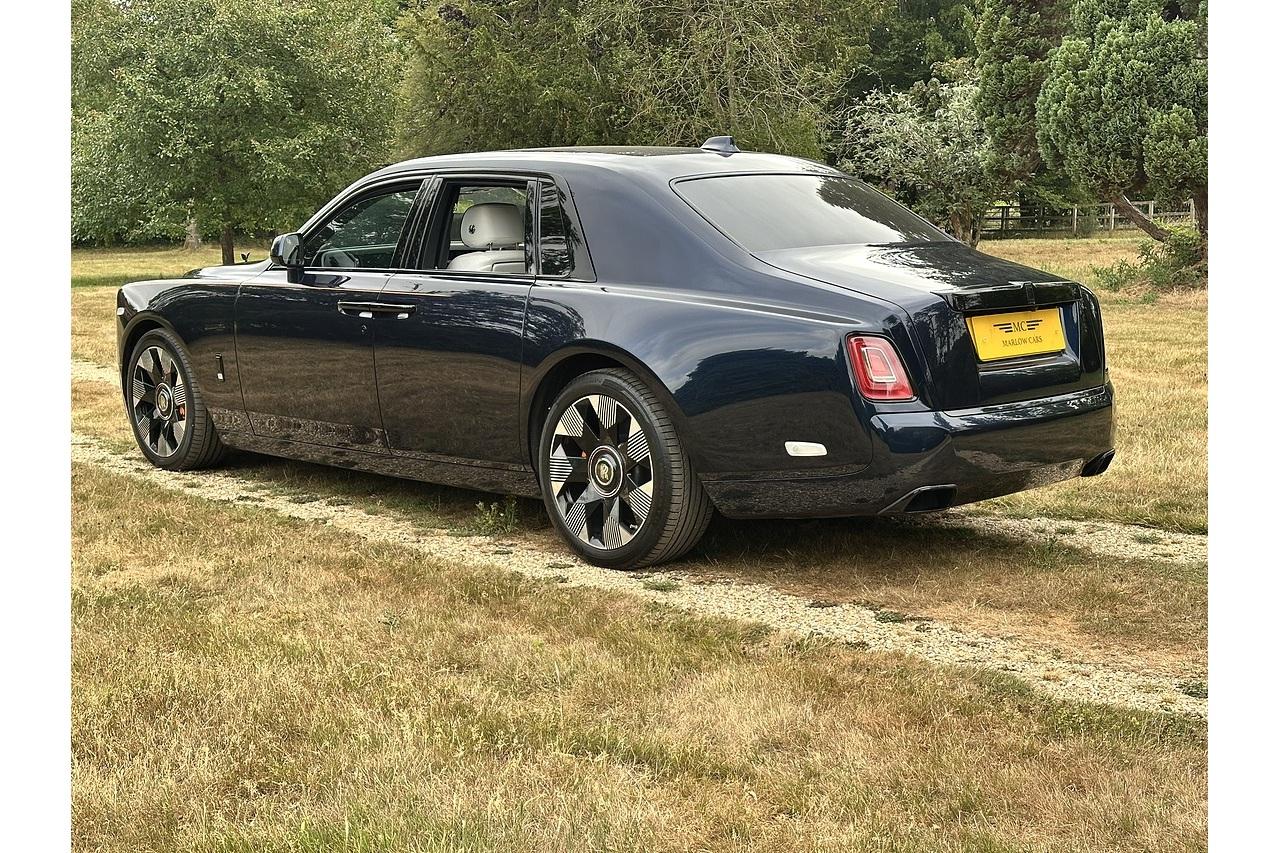 Rolls - Royce Phantom V12